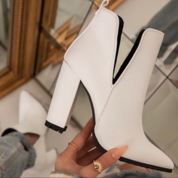 White Log sole  booties - Picture 5 of 11